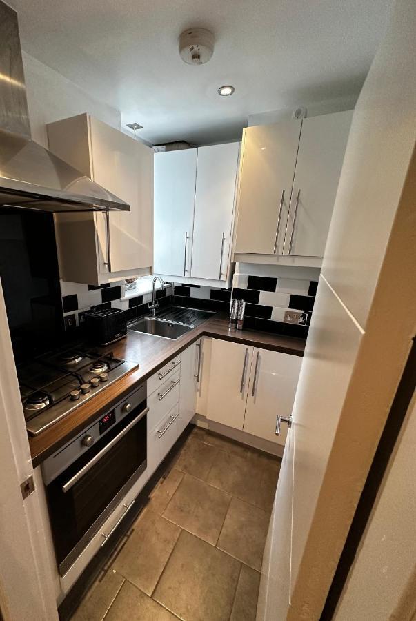 One Bedroom Flat In Chelsea Londra Esterno foto